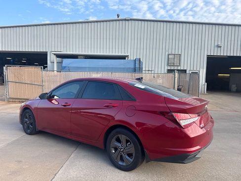 Used 2023 Hyundai Elantra SEL FWD image 12