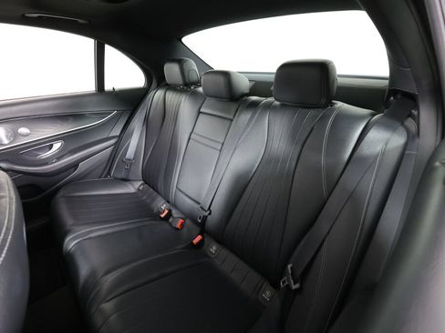 Used 2019 Mercedes-Benz E 300 4MATIC image 16