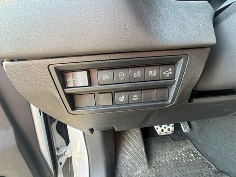 Used 2025 Toyota Tundra Platinum w/ TRD Off-Road Package AWD/4WD image 19