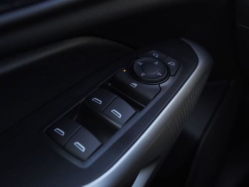 New 2026 Chevrolet Trax RS w/ Sunroof Package image 18