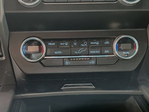 Used 2019 Ford Expedition XL AWD/4WD image 15