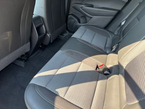 Used 2024 Chevrolet Trax LT w/ Sunroof Package FWD image 26
