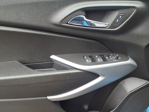 Used 2024 Chevrolet Trax RS w/ Driver Confidence Package image 16