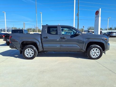 Certified 2024 Toyota Tacoma SR image 5