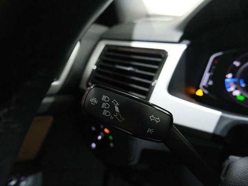 Used 2022 Volkswagen Atlas Cross Sport SEL Premium R-Line image 40