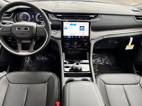 New 2025 Jeep Grand Cherokee Limited w/ Trailer Tow Package image 11