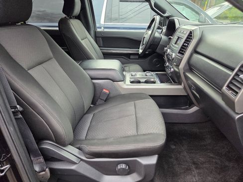 Used 2018 Ford Expedition Max XLT image 19