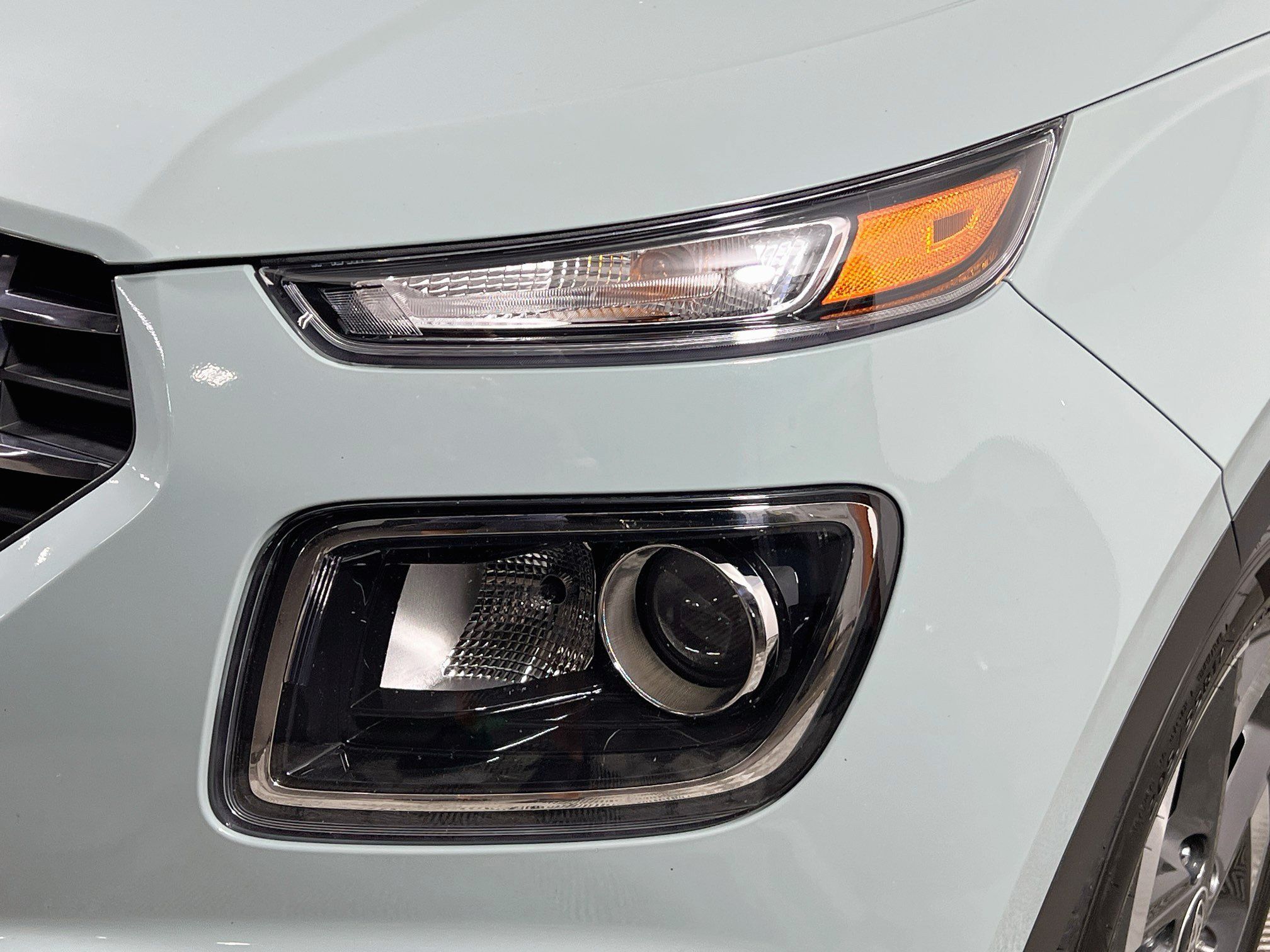 Used 2025 Hyundai Venue SEL FWD image 12