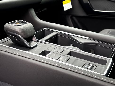 New 2026 Nissan Pathfinder SV image 17