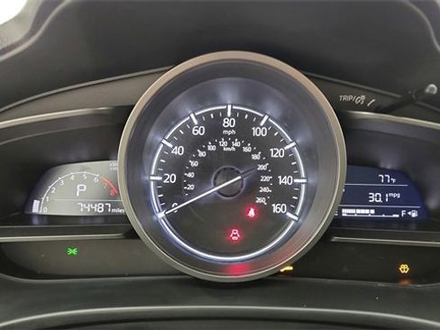 Used 2018 MAZDA MAZDA3 Touring image 19