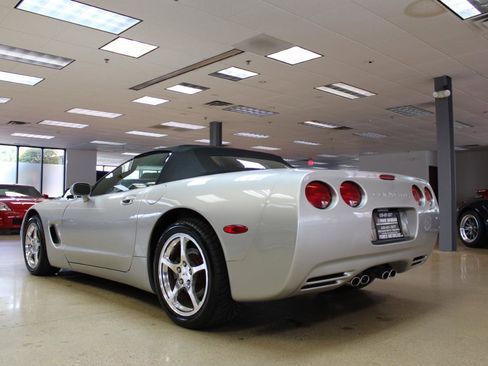 Used 2004 Chevrolet Corvette Convertible w/ Preferred Equipment Group image 14