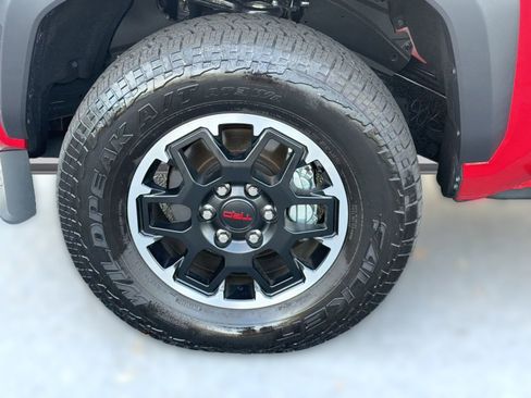 Certified 2025 Toyota Tacoma TRD Off-Road AWD/4WD image 12