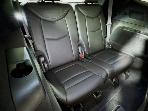 Used 2023 Cadillac XT6 Premium Luxury image 27