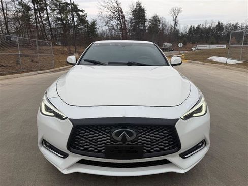 Used 2017 INFINITI Q60 3.0t w/ Premium Plus Package 3.0T image 10
