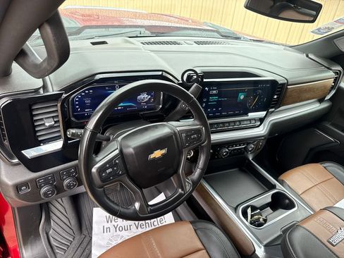 Used 2024 Chevrolet Silverado 2500 High Country AWD/4WD image 16