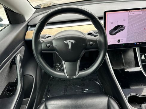 Used 2018 Tesla Model 3 Long Range image 15