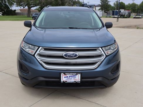 Used 2018 Ford Edge SE FWD image 2