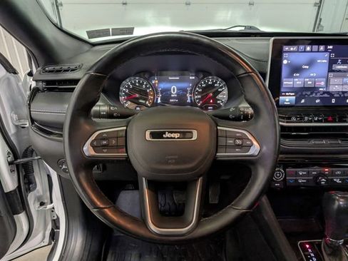 Used 2022 Jeep Compass Altitude w/ Sun and Sound Group image 17