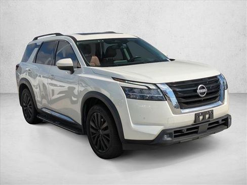 Used 2022 Nissan Pathfinder Platinum w/ Cargo Package FWD image 3