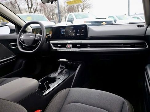 Certified 2025 Kia K4 LXS image 35