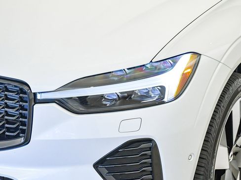 Certified 2025 Volvo XC60 T8 Plus w/ Protection Package Premier image 9