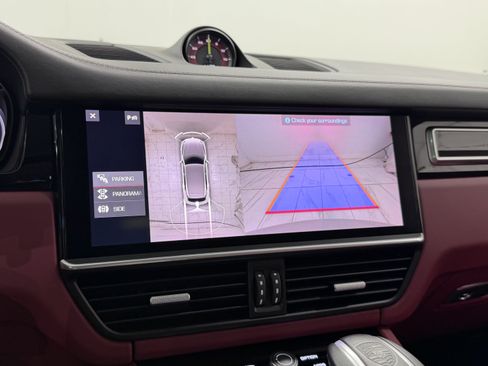 Certified 2021 Porsche Cayenne Turbo S AWD/4WD image 51