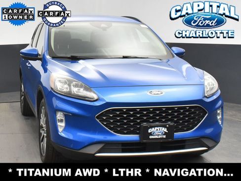Used 2020 Ford Escape Titanium image 2