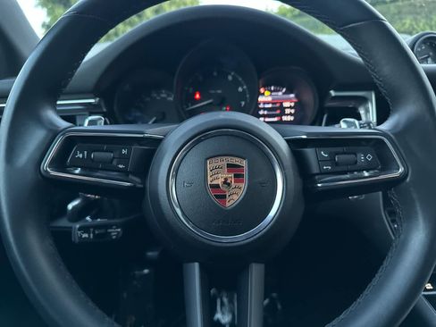 Certified 2025 Porsche Macan image 26
