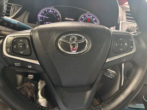 Used 2015 Toyota Camry XLE image 11