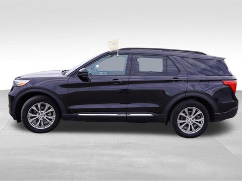 Certified 2023 Ford Explorer XLT w/ Equipment Group 202A image 10