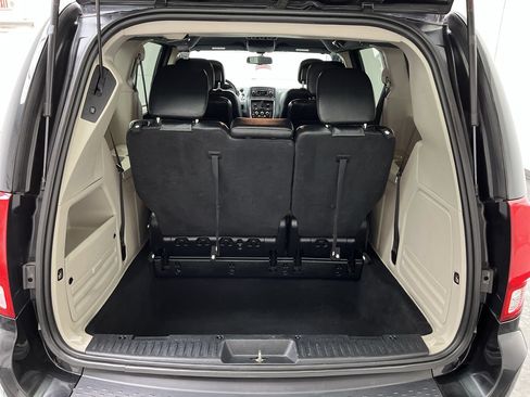 Used 2017 Dodge Grand Caravan SXT FWD image 22