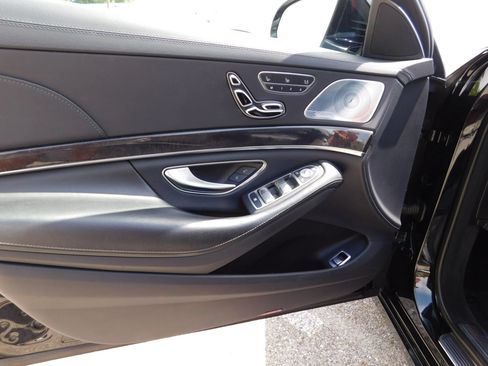Used 2020 Mercedes-Benz S 560 4MATIC Sedan image 16