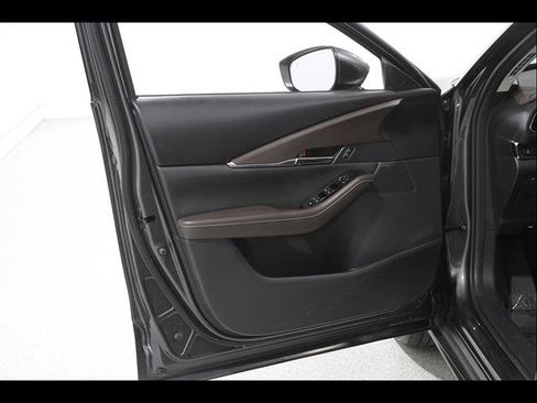 Used 2023 MAZDA CX-30 AWD 2.5 S w/ Premium Package image 4