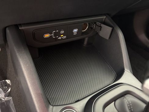 New 2026 Kia K4 FWD image 32