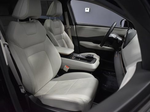 Certified 2023 Nissan Ariya AWD image 14
