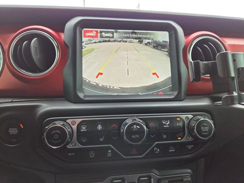 Used 2021 Jeep Wrangler Unlimited Rubicon AWD/4WD image 36