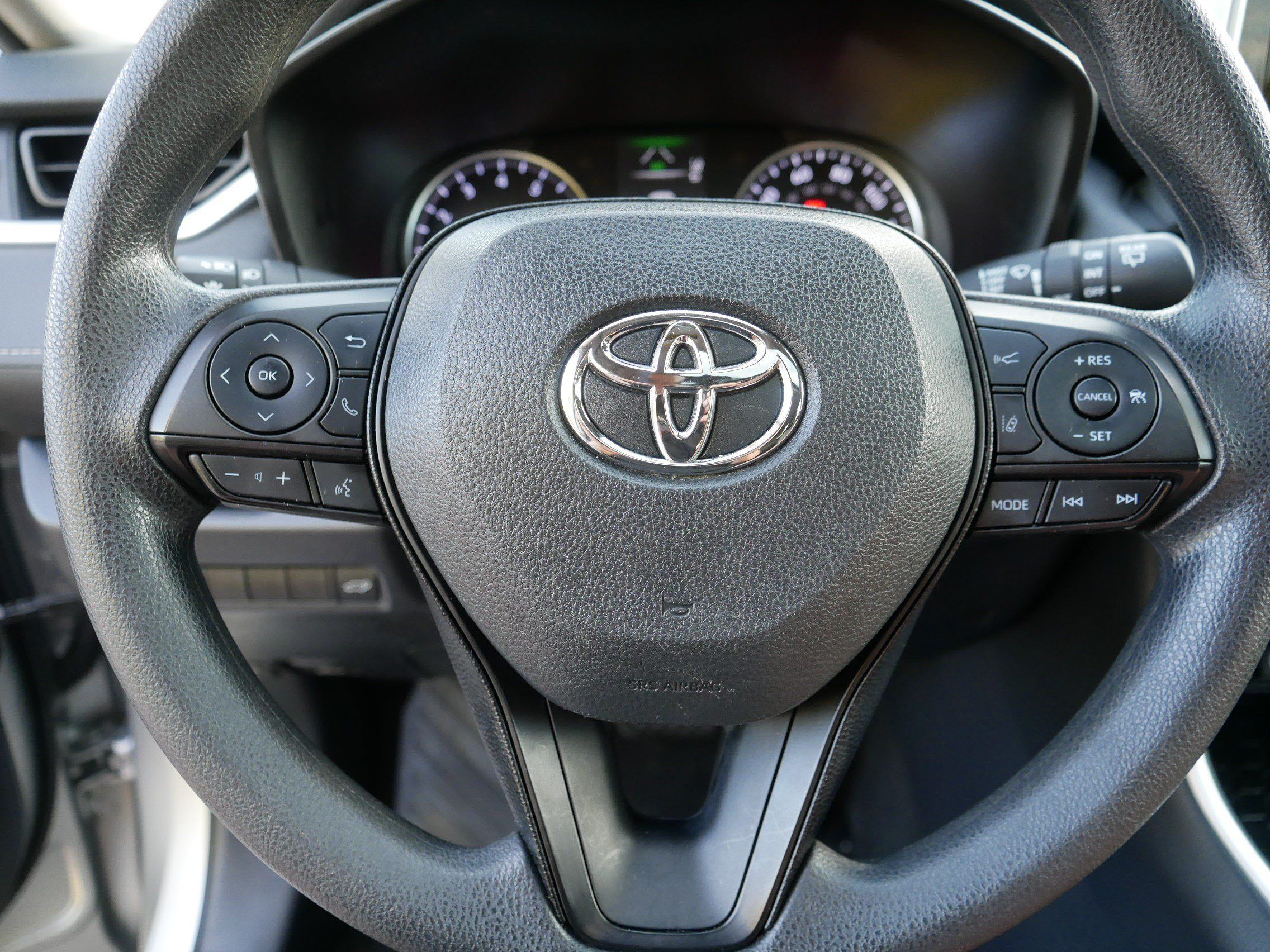 Used 2019 Toyota RAV4 XLE AWD/4WD image 25