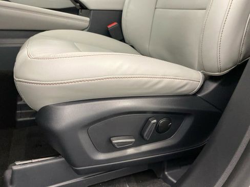 New 2026 Ford Explorer Active w/ Active Comfort Package image 18