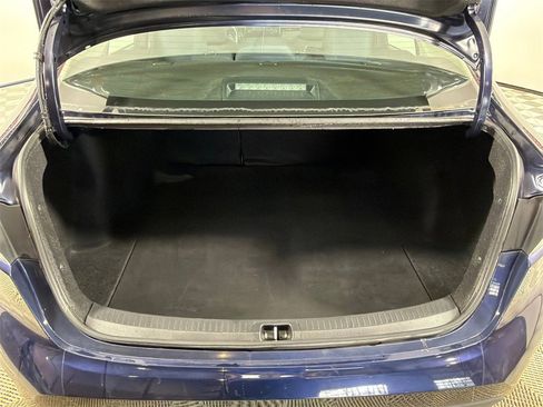 Used 2022 Toyota Corolla LE image 15