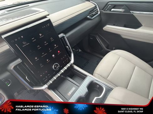 Certified 2026 GMC Acadia Elevation w/ Elevation Premium Package FWD image 21