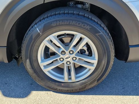 Used 2022 Ford Explorer XLT image 10