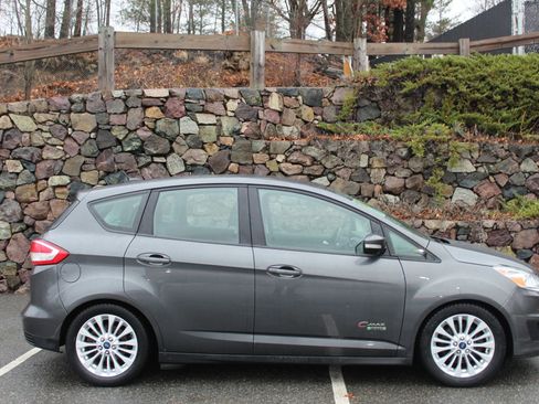 Used 2017 Ford C-MAX Energi SE w/ Cold Weather Package FWD image 5