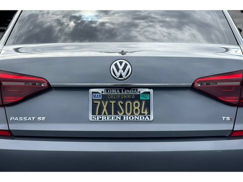 Used 2017 Volkswagen Passat 1.8T SE FWD image 15