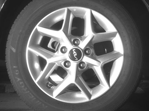 Used 2025 Kia Soul LX w/ LX Technology Package FWD image 15