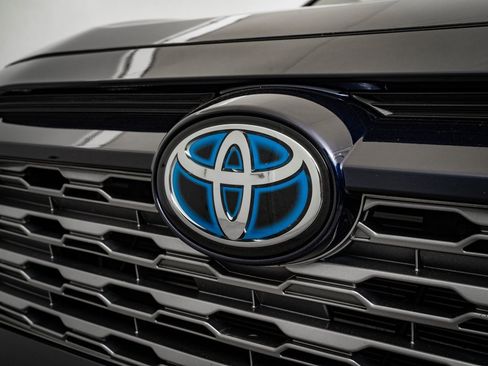 Used 2019 Toyota RAV4 XSE w/ XSE Weather Package image 3