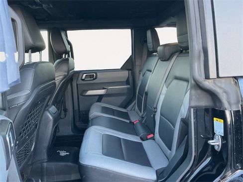 Used 2022 Ford Bronco Black Diamond image 13