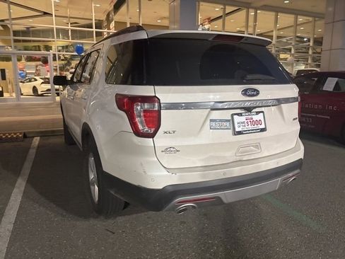 Used 2017 Ford Explorer XLT w/ Equipment Group 202A image 15