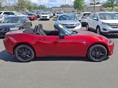 Used 2021 MAZDA MX-5 Miata Sport RWD image 7