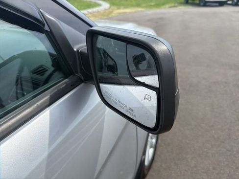 Used 2018 Ford Explorer XLT image 6