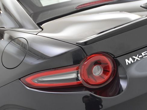 Used 2025 MAZDA MX-5 Miata RF Club RWD image 46